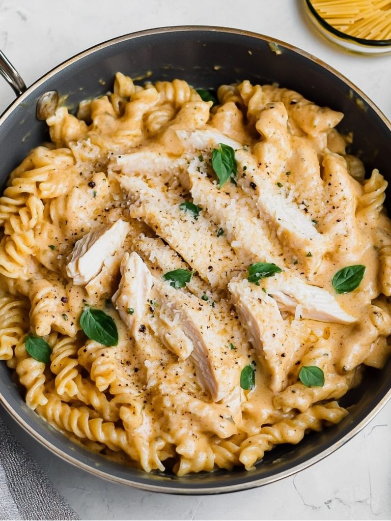 Pollo con Pasta en Salsa Cremosa (3)