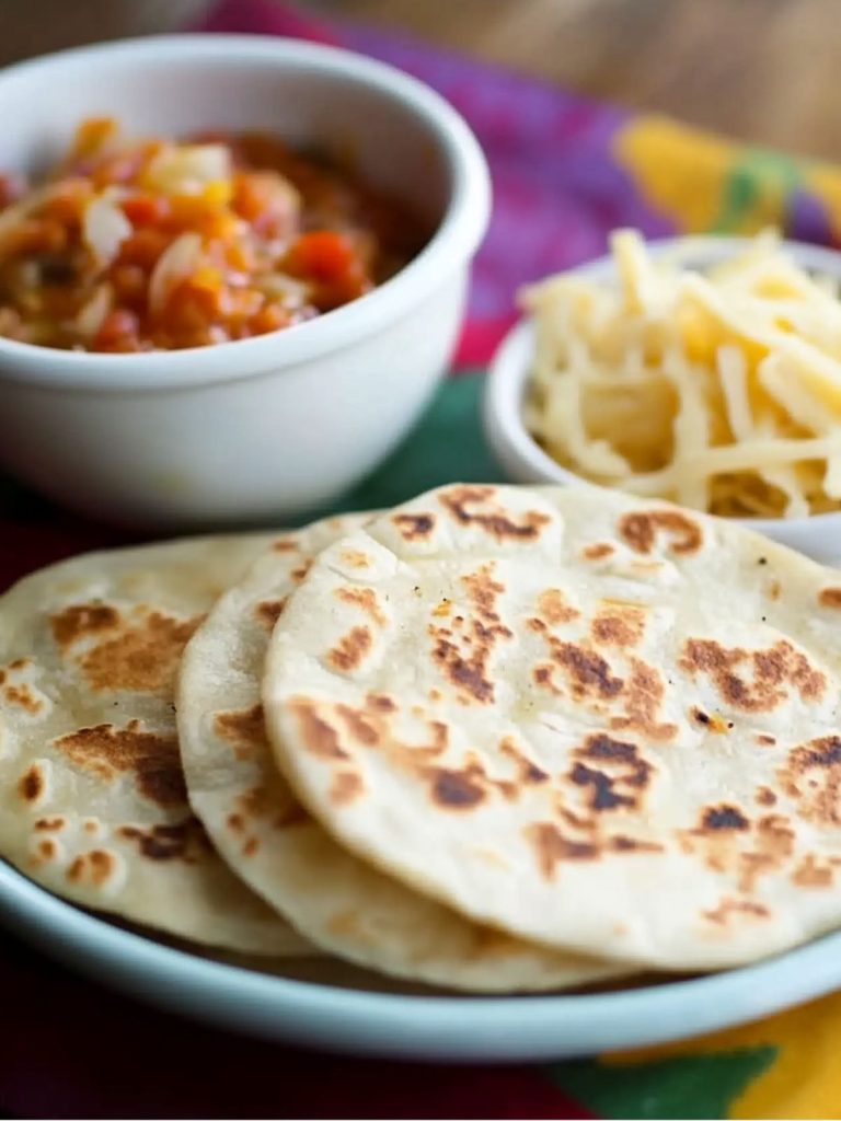 Pupusas De Chicharrón Y Queso (4)
