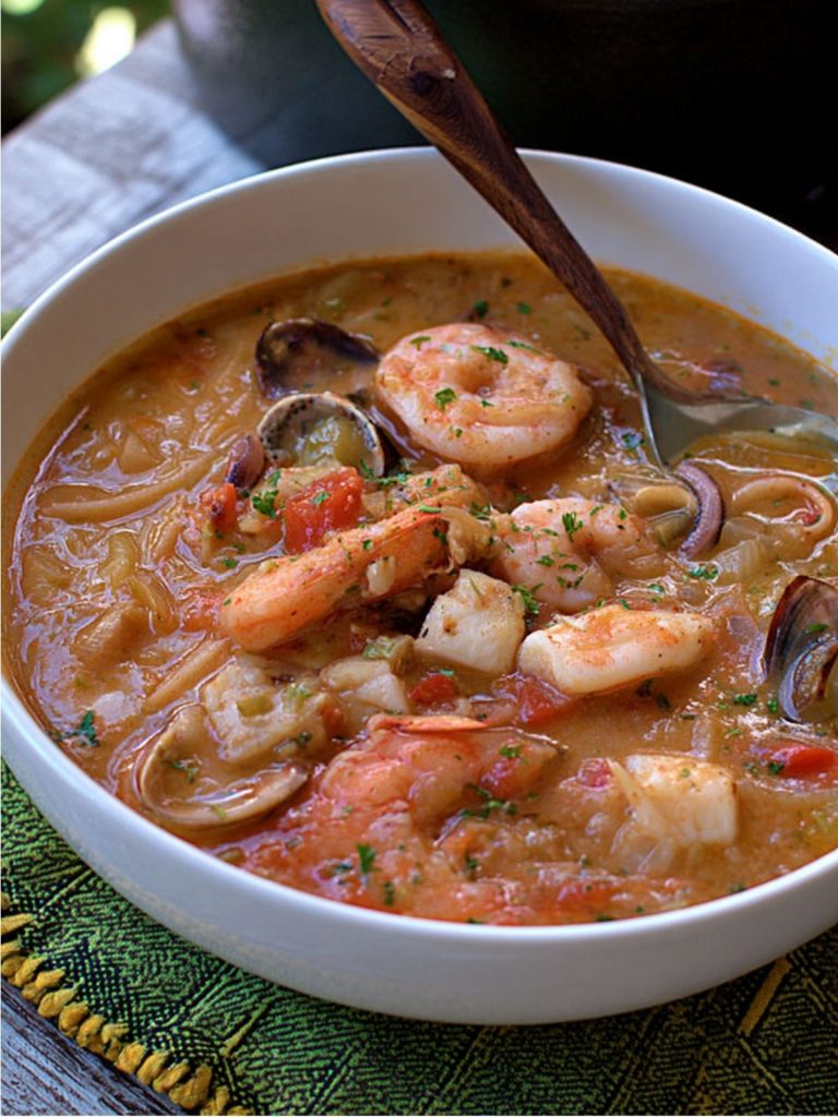 Cazuela de Mariscos Estilo Costeño (2)