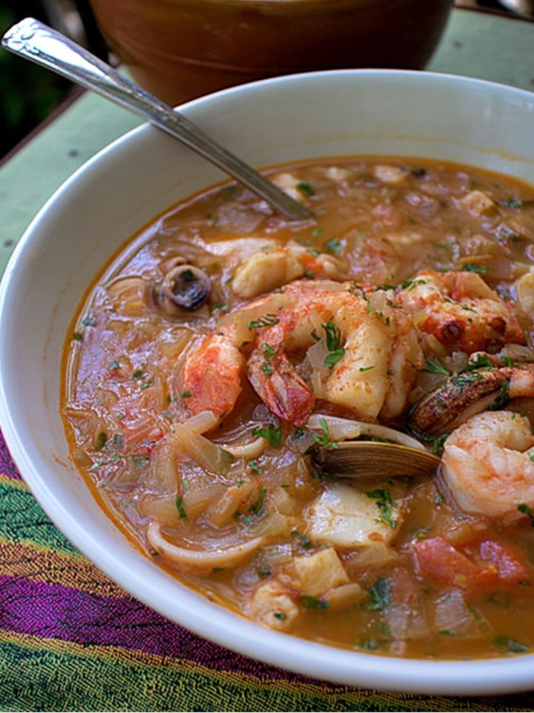 Cazuela de Mariscos Estilo Costeño (4)