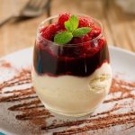 Panna Cotta de Vainilla con Frutos Rojos