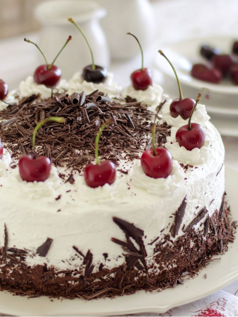 Torta Selva Negra Clásica (2)